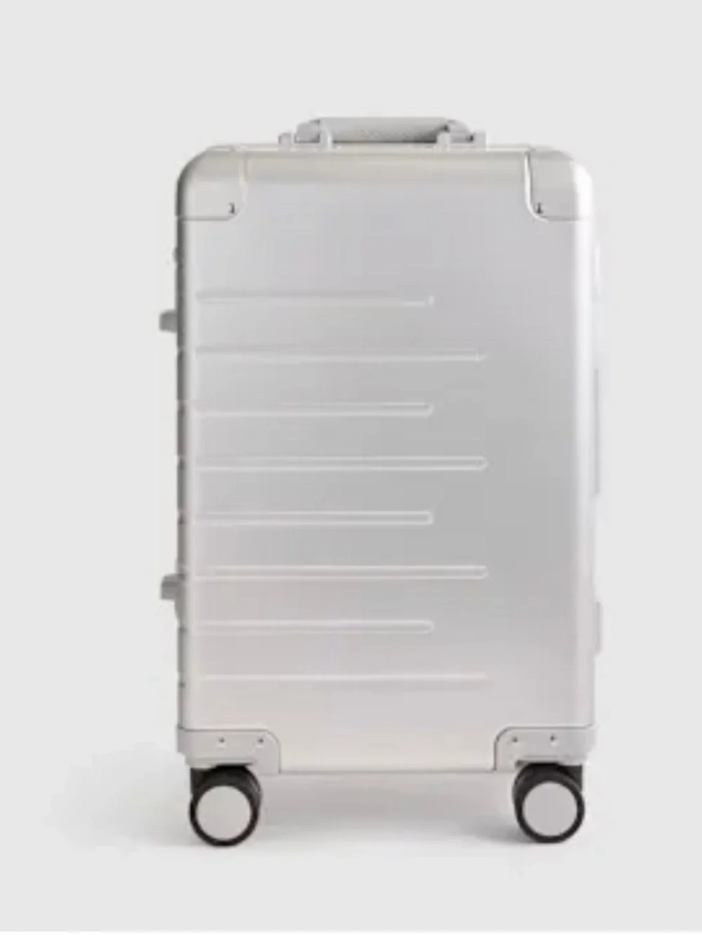 Quince Aluminum Carry On in Silver 🌺see notes🌺
